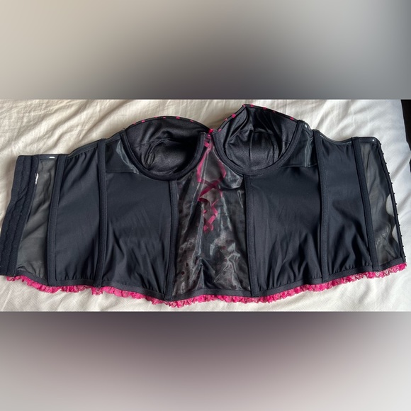 NEVER WORN Corset Lingerie from Victoria’s Secret - Picture 3 of 4